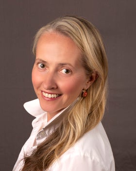 Ivona Borisenko, Associate Broker